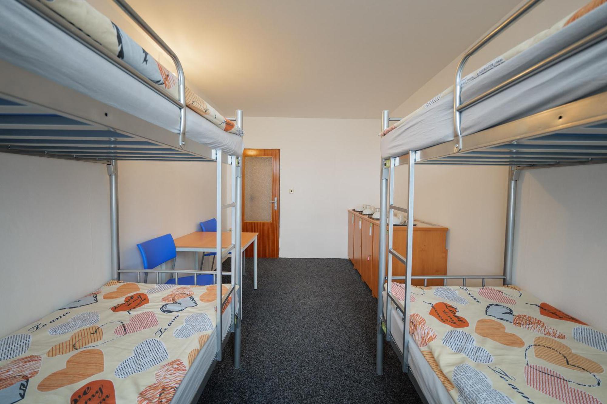 Tvm Tower Modrany Hostel Prague Exterior photo