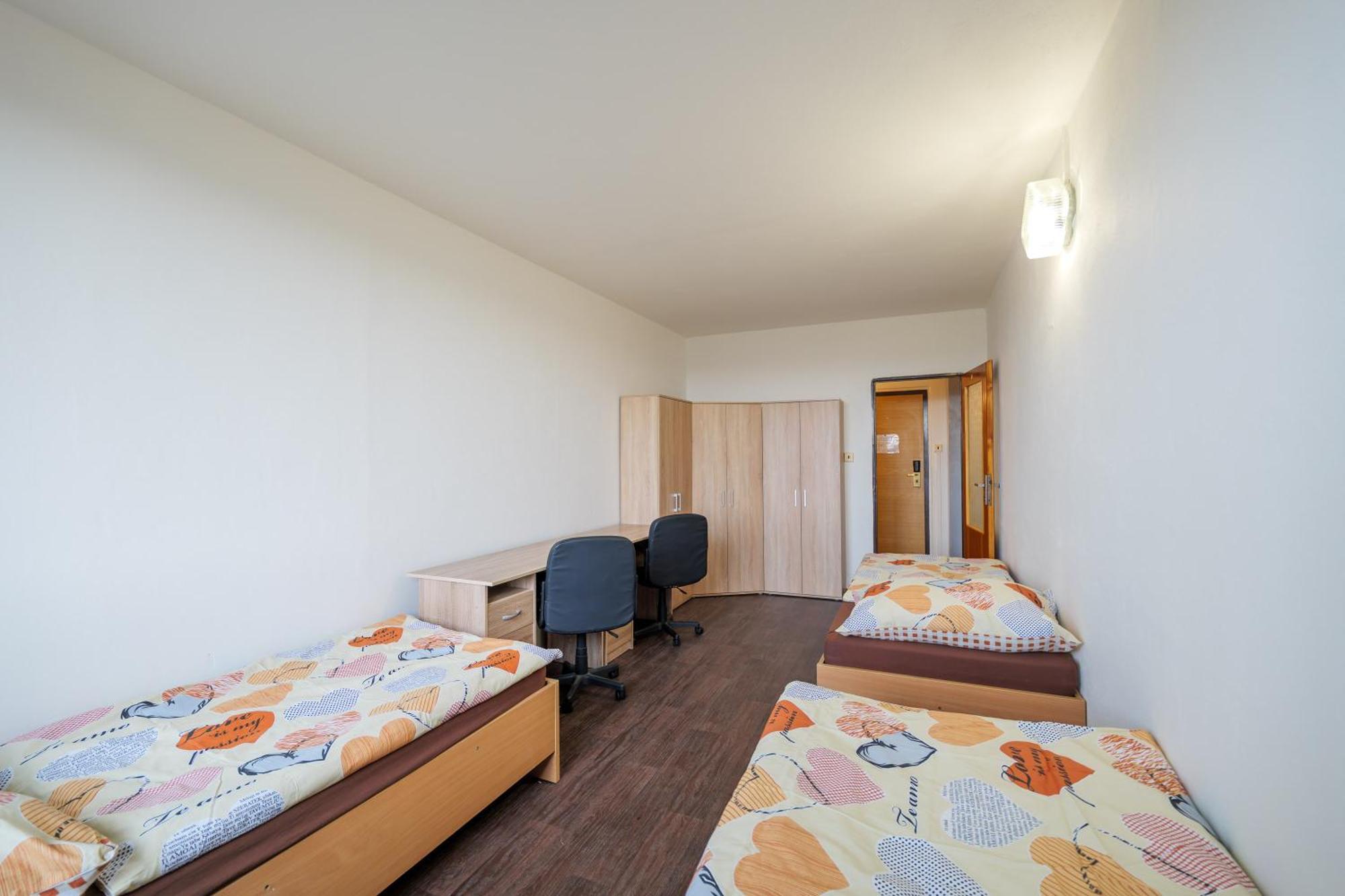 Tvm Tower Modrany Hostel Prague Exterior photo